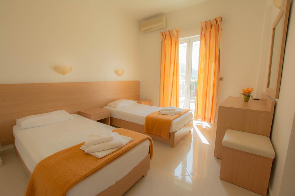 Frixos Hotel Mália Kültér fotó