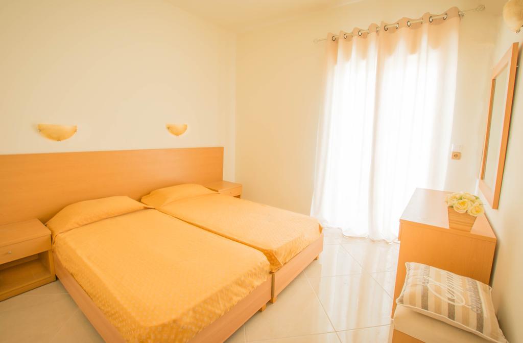 Frixos Hotel Mália Kültér fotó